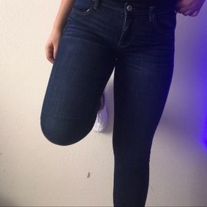 AMERICAN EAGLE DARK WASH JEANS